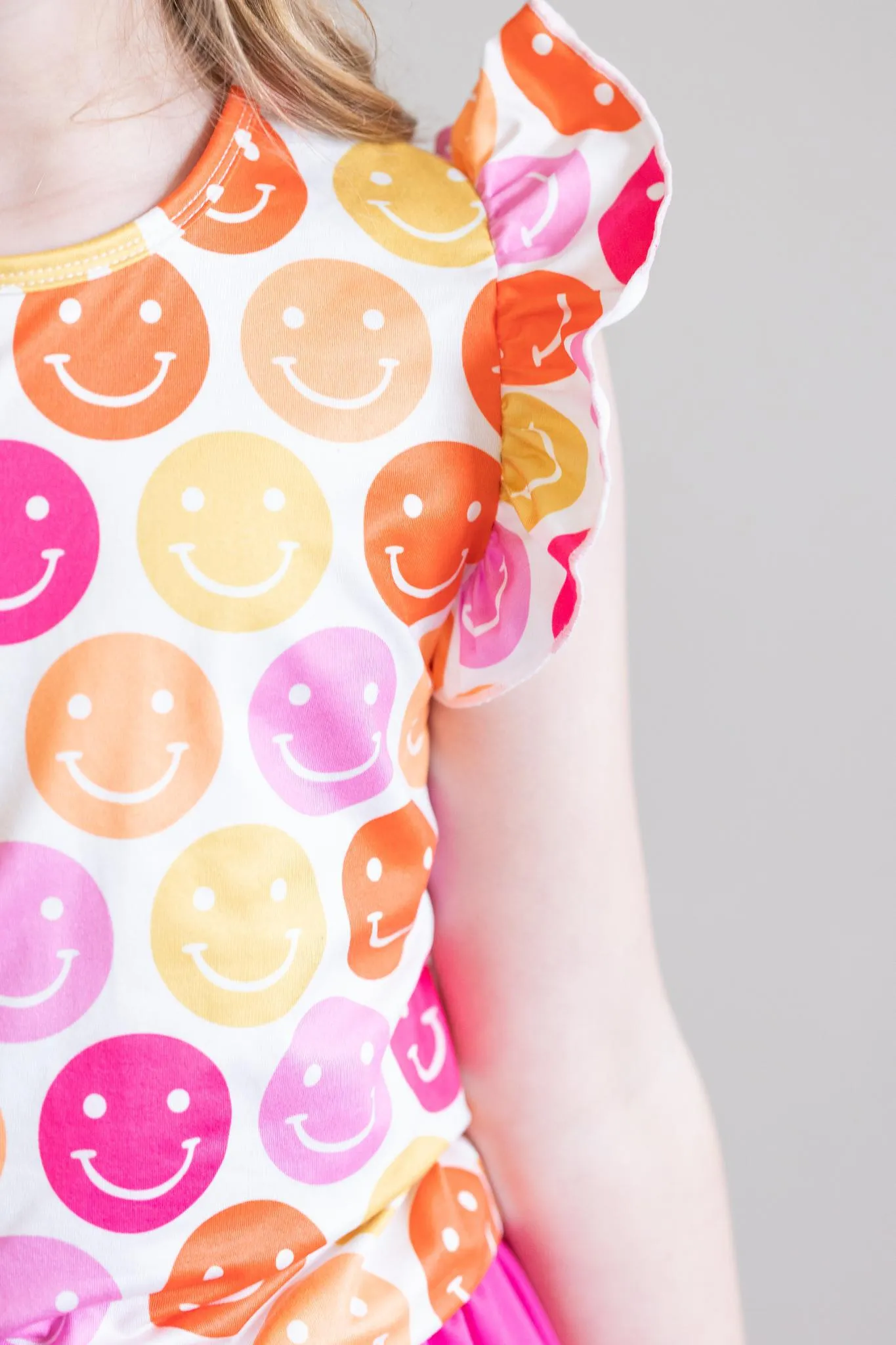 Don't Worry, Be Hippy S/s Ruffle Tee