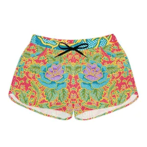 Green and red flowers - Inovax Women's Casual Shorts