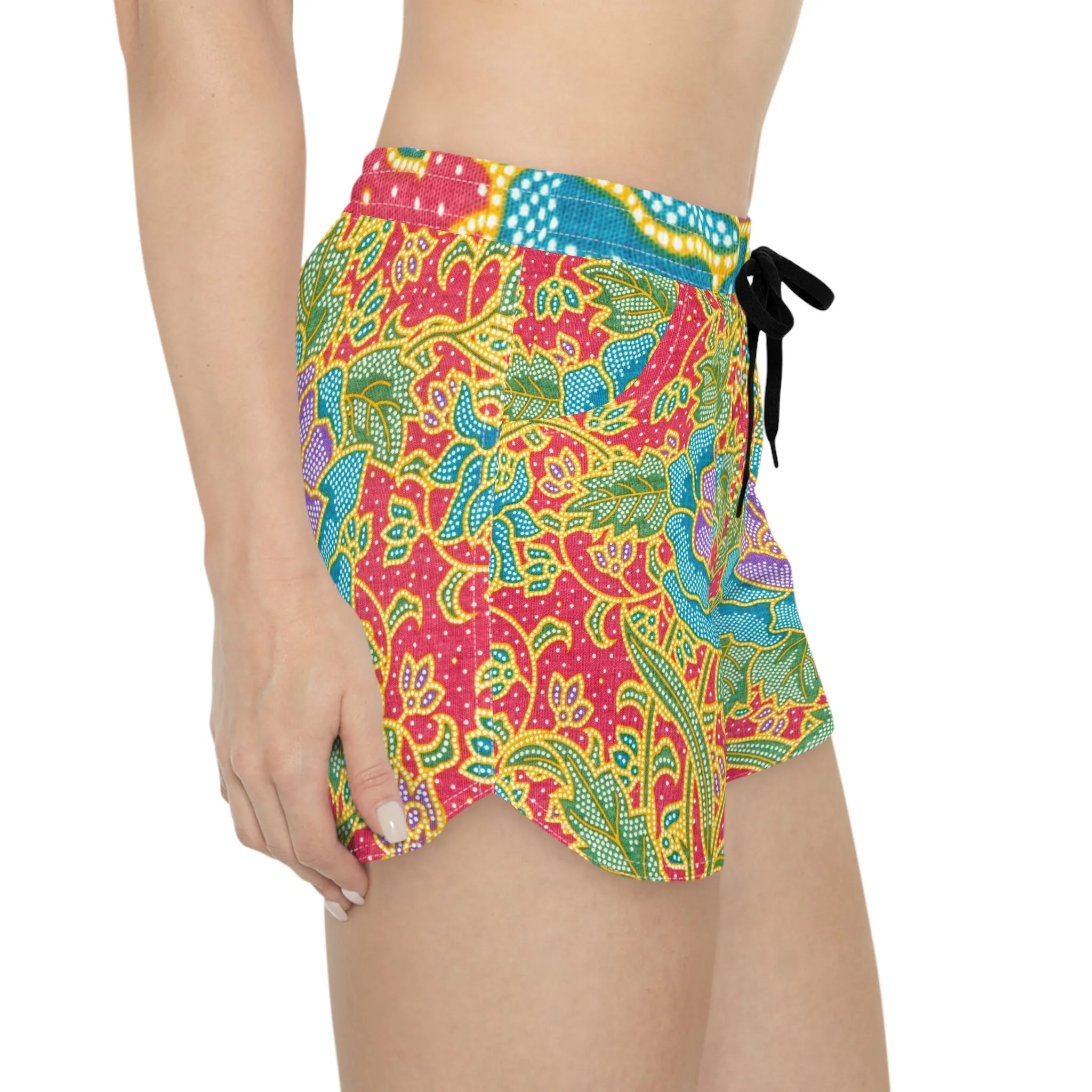 Green and red flowers - Inovax Women's Casual Shorts