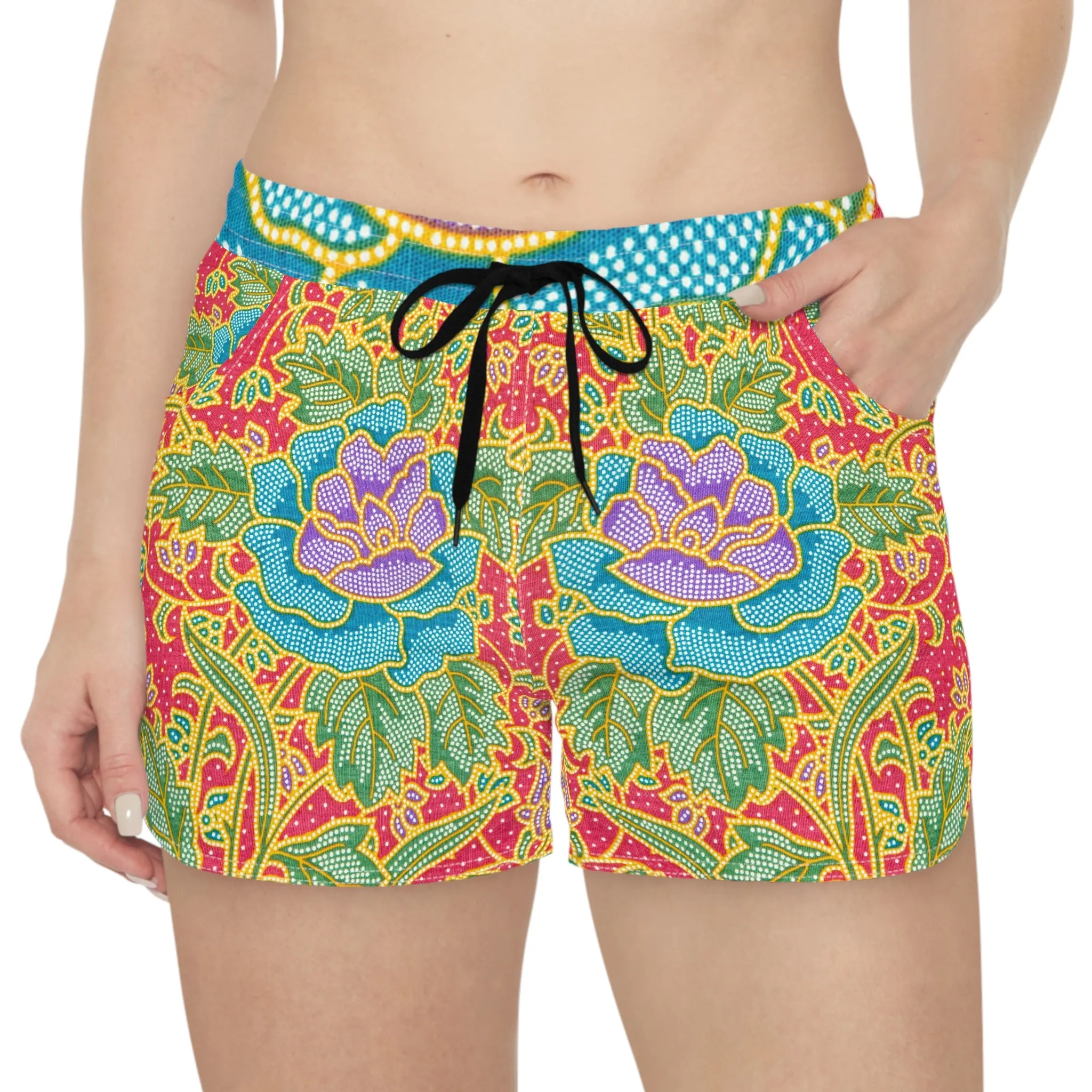 Green and red flowers - Inovax Women's Casual Shorts